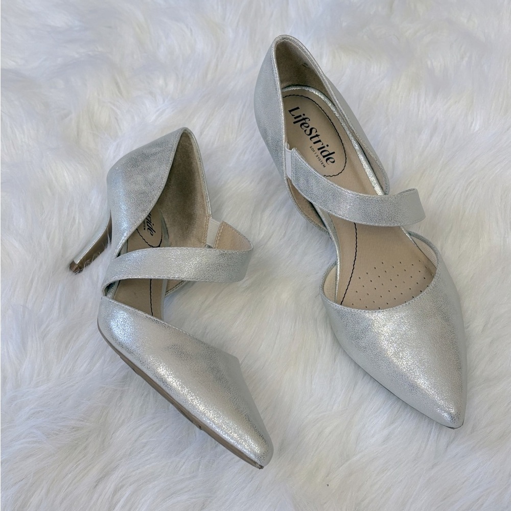 Life Stride Suki Pumps - Picture 5 of 9